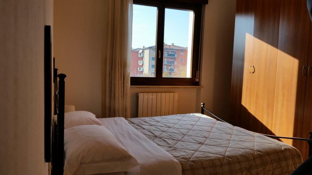 Bilocale Via Imola 4 Apartment Verona Exterior photo